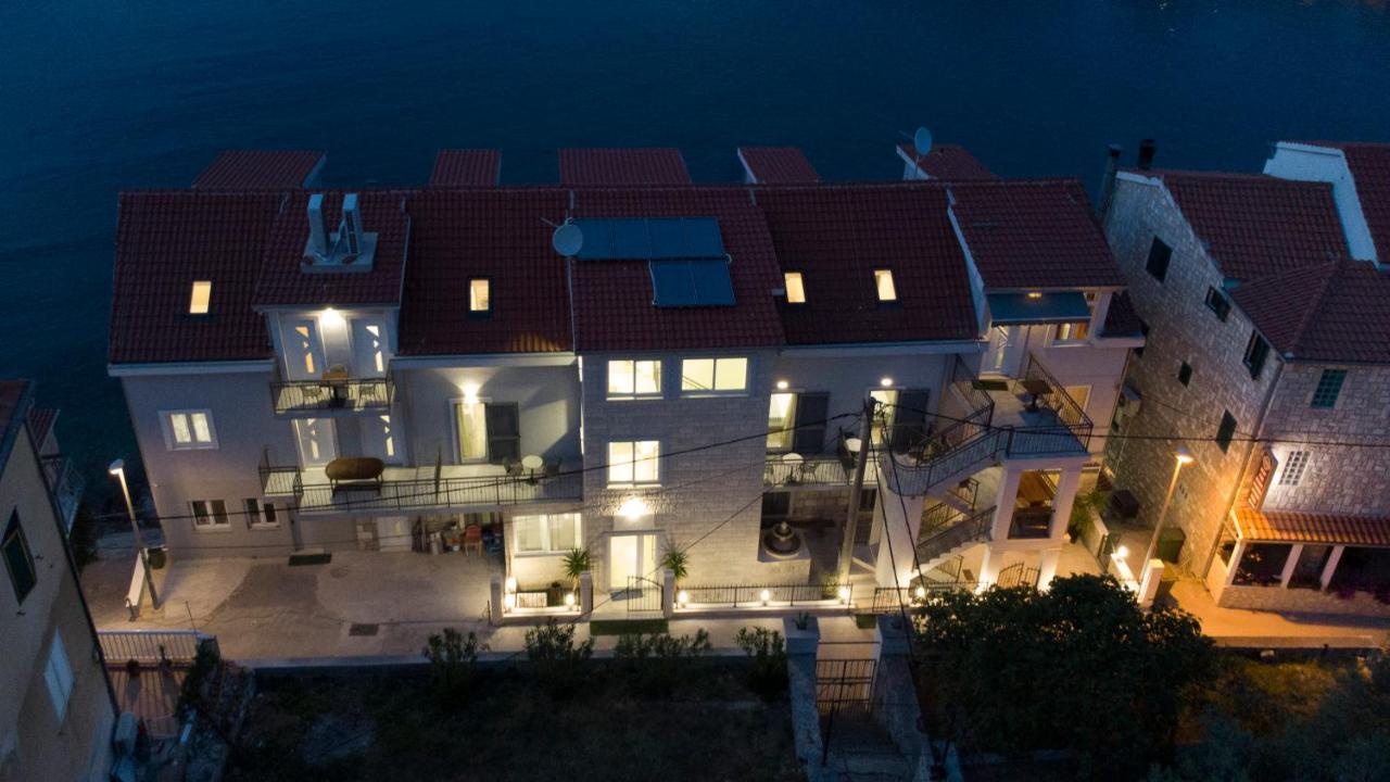 Royal Rina Apartmani Stomorska Kültér fotó
